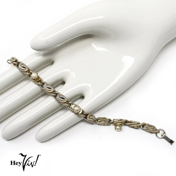 Vintage Gold Tone Metal Loop Bracelet w Prong Set Faux Pearls - 7" - Hey Viv - Picture 4 of 5